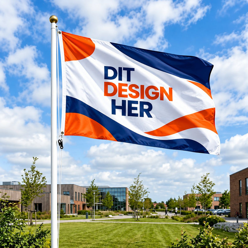 Reklameflag 270 x 180 cm i bredformat med logo på flagstang